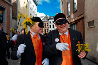 Binche festa de carnaval a Bèlgica Brussel·les. Música, ball, festa i vestits en Binche Carnaval. Esdeveniment cultural antiga i representativa de Valònia, Bèlgica. El carnaval de Binche és un esdeveniment que té lloc cada any a la ciutat belga de Binche durant el diumenge, dilluns i dimarts previs al Dimecres de Cendra. El carnaval és el més conegut dels diversos que té lloc a Bèlgica, a la vegada i s'ha proclamat, com a Obra Mestra del Patrimoni Oral i Immaterial de la Humanitat declarat per la UNESCO. La seva història es remunta a aproximadament el segle 14.